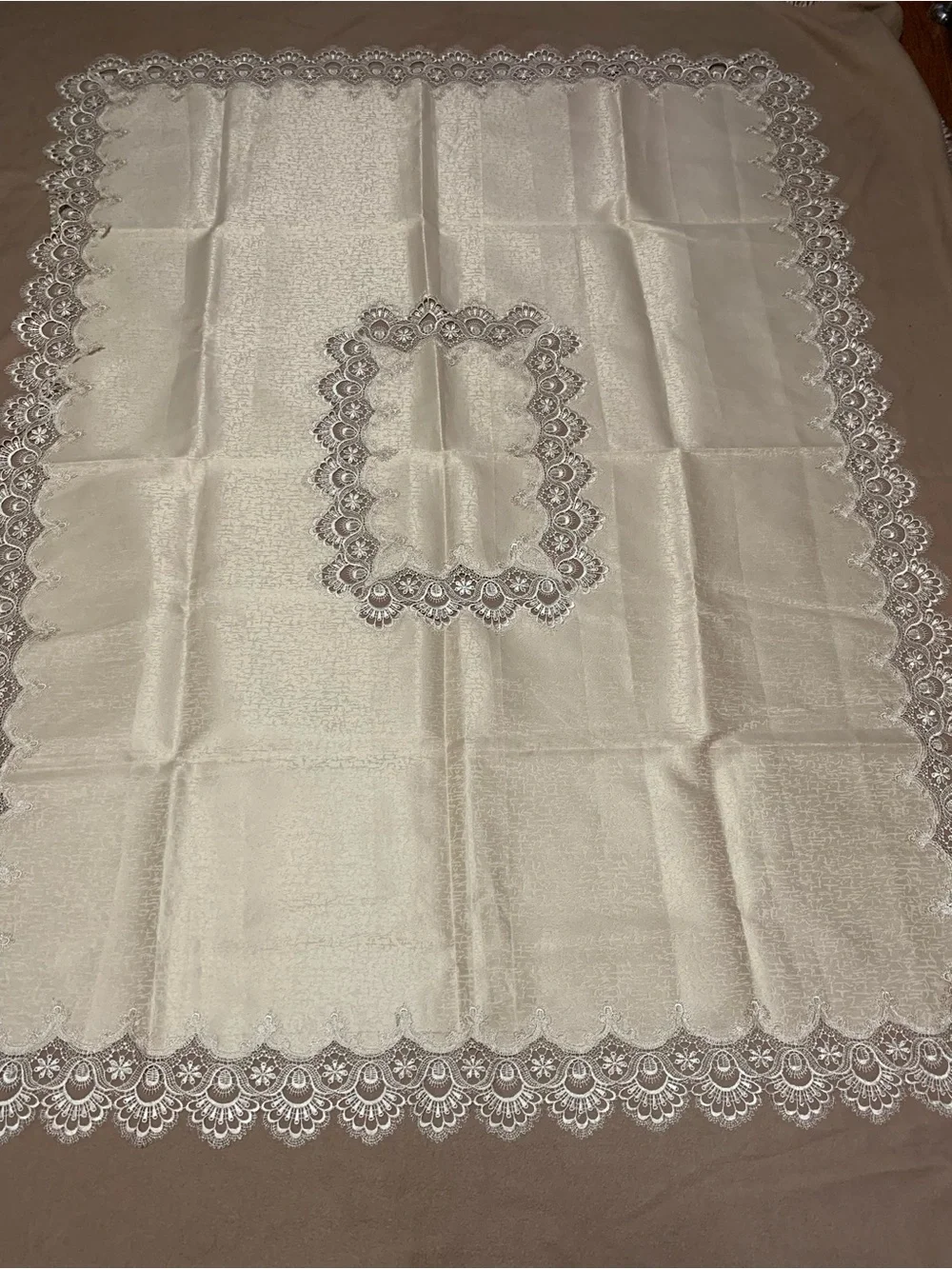 Macy's Cream Lace-Trim Rectangular Tablecloth 70 X 54 inches